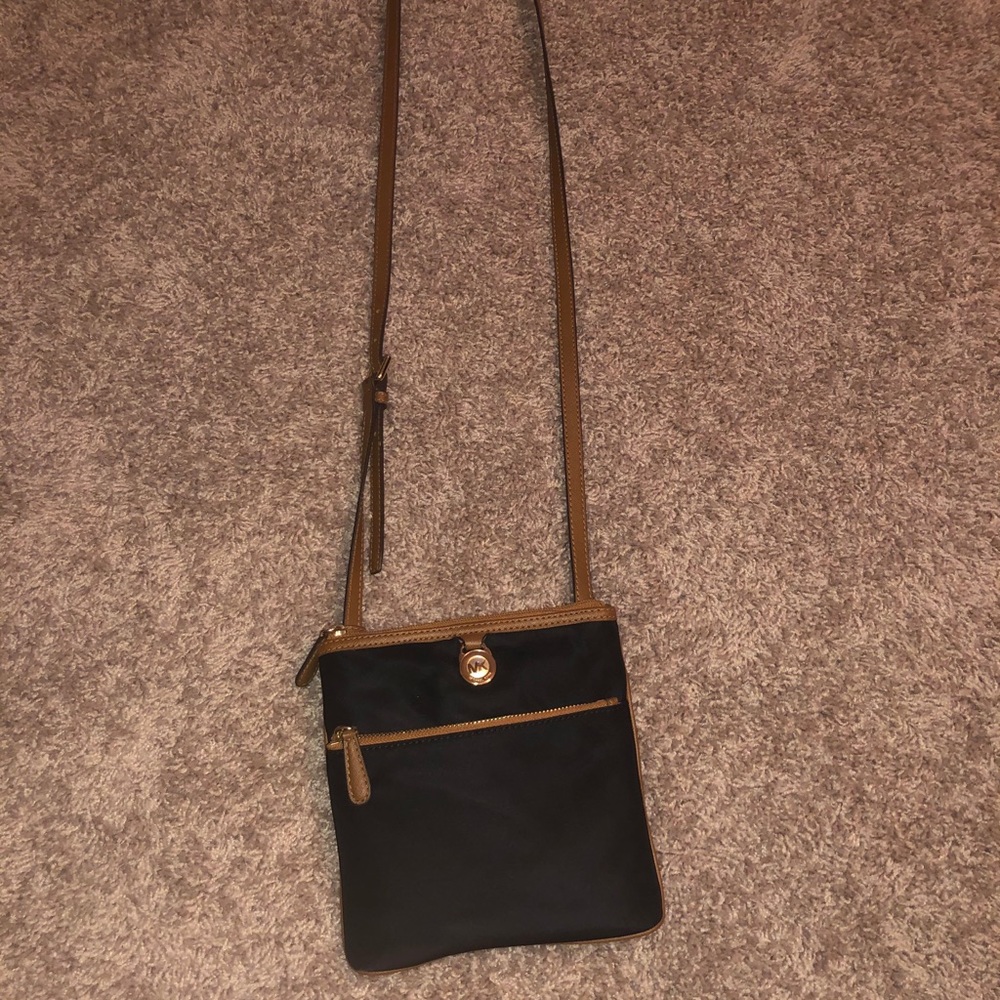 Micheal Kors cross body bag
